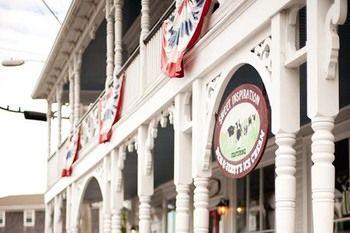 Inn At Old Harbor นิวชอร์แฮม ภายนอก รูปภาพ